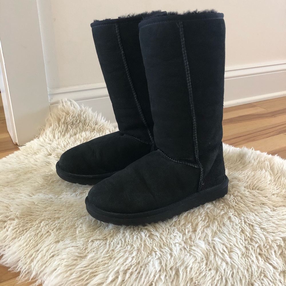 Uggs size 6 tall boots